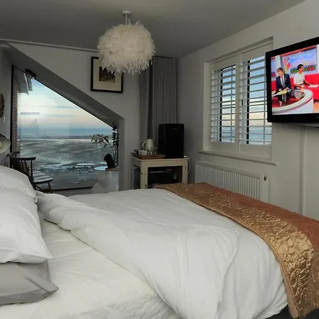 Edgecliff Boutique B&B-2